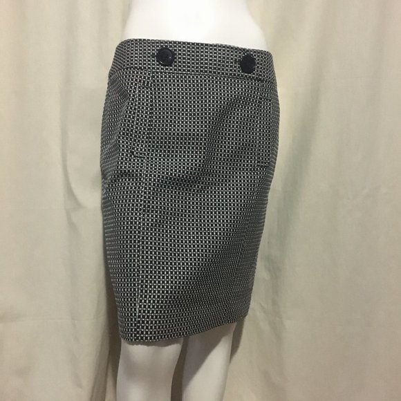 Ann Taylor Dresses & Skirts - Ann Taylor Petites 10 Black White
